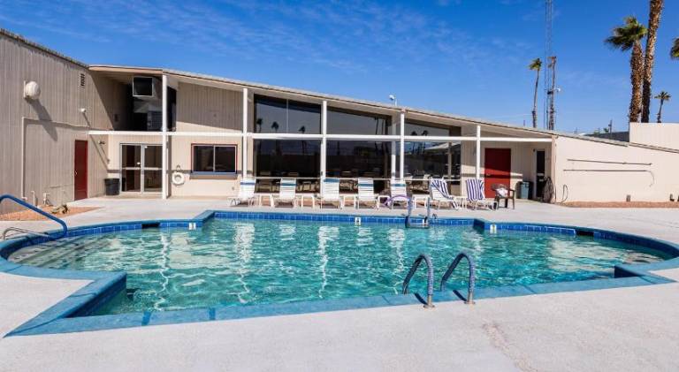 Vacation home with jacuzzi & pool | Pets allowed — photo 4