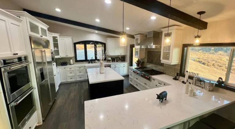 Vacation home with hot tub — photo 4