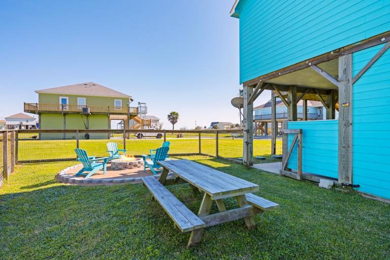 Beautiful house with yard & barbecue | Beach view | Pets allowed — photo 3