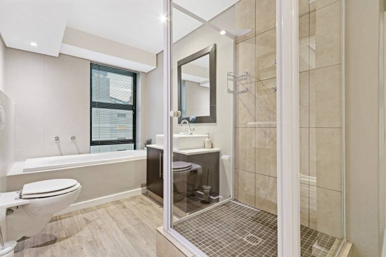 2BD Penthouse Incredible Views of Lions Head