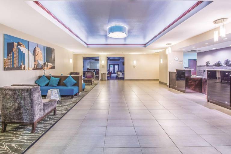La Quinta Inn & Suites by Wyndham Oklahoma City -Yukon — photo 3