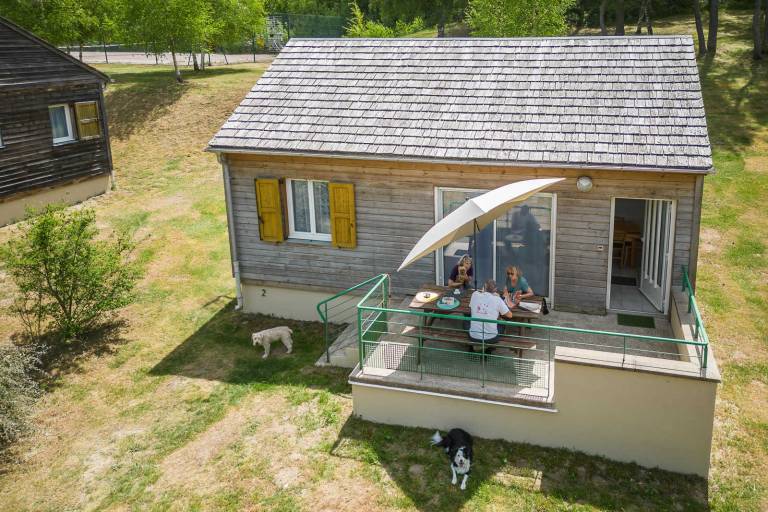 Logement 4/6 personnes - Les Chalets de la Vallée du Bès à Saint Juéry — photo 2