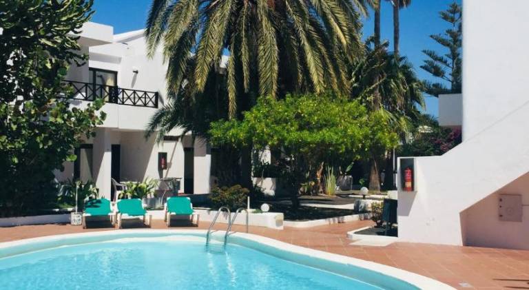 Pleasant apartment with yard, pool & terrace | Next to the beach | Pet-friendly — photo 4
