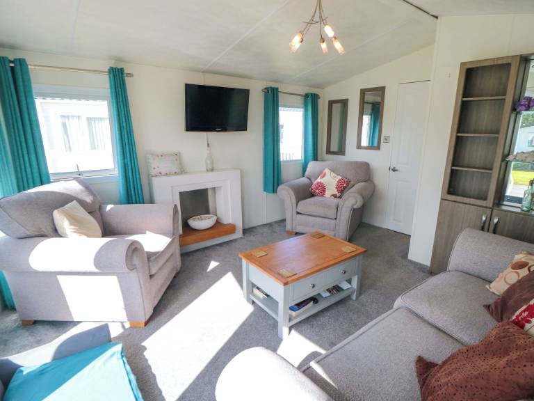 Cottage Cayton Bay