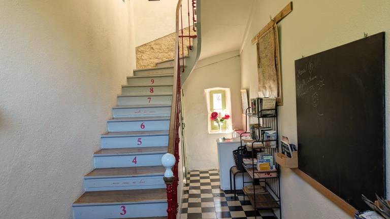 Family-oriented gite with private pool & patio | Pool view | Pet-friendly — photo 5
