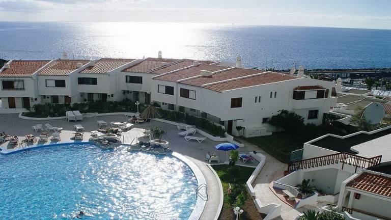 Vacation Villa 'Spacious 3-bedroom Beach Bungalow' with Sea View and Air Conditioning — photo 3