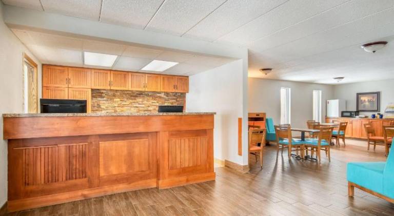 Days Inn by Wyndham International Falls — photo 4