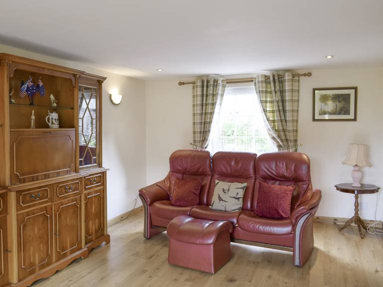 Family-oriented cottage with garden | River view | Dogs allowed — photo 4
