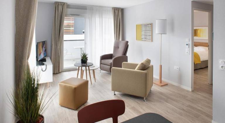 Serviced apartment with sauna, terrace & garden | Pet-friendly — photo 2