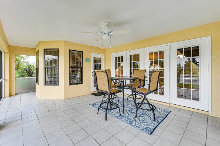Waterfront Cape Coral Home: Views & Birdwatching — photo 2