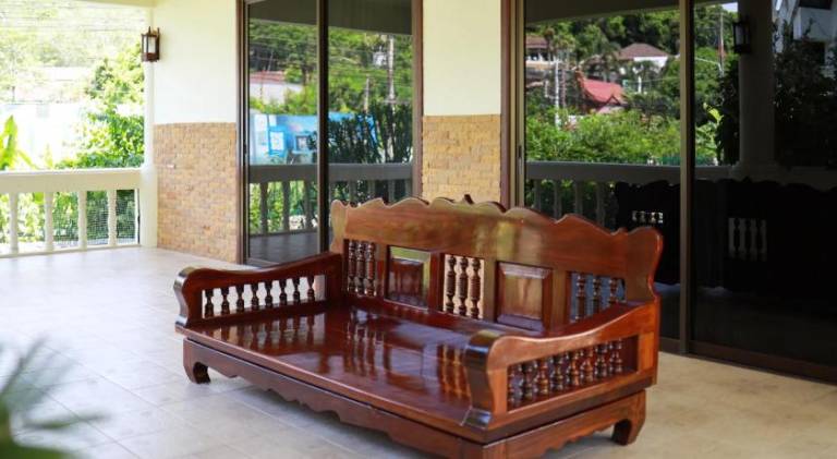 Villa with pool — photo 5