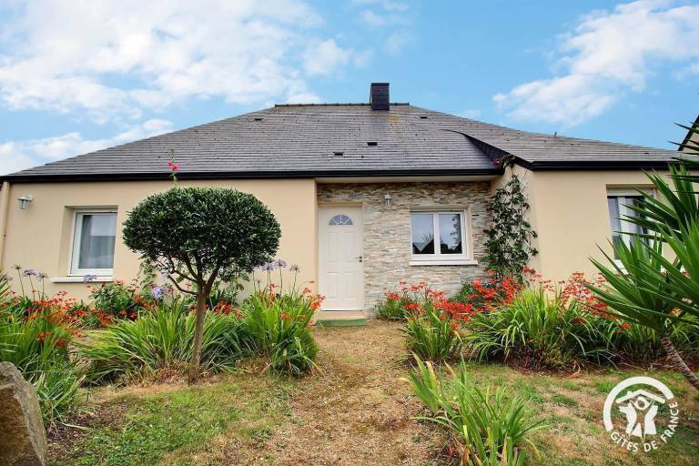 Gite with garden — photo 3
