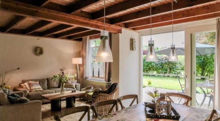 Vacation home with yard, terrace & barbeque in Domburg