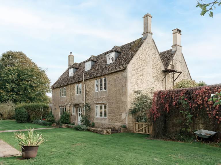 Family-oriented cottage with jacuzzi & garden | Pet-friendly — photo 3