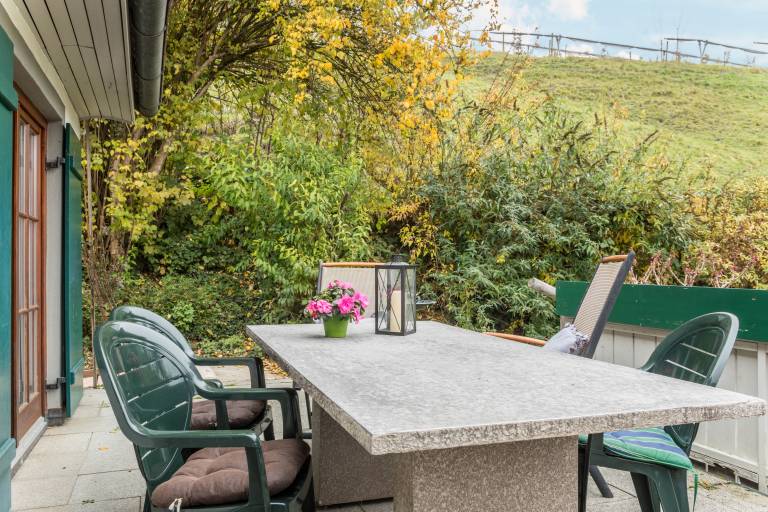 Pleasant studio with patio & fast internet | Pet-friendly — photo 2
