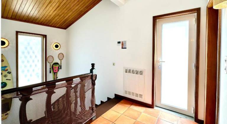 Villa with terrace & garden — photo 5