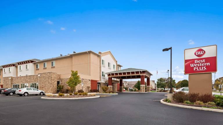 Best Western Plus Boardman Inn & Suites