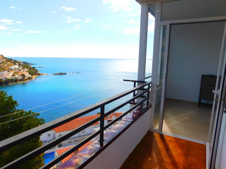 Holiday apartment | Next to the beach | Pets are welcome in Roses