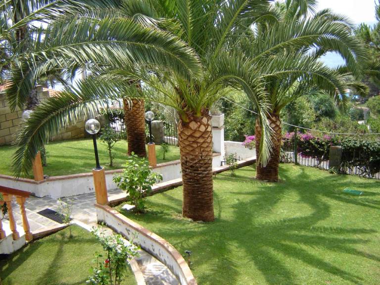 Villa with garden, patio & grill | Sea view — photo 5