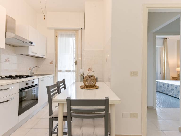 Rental apartment with 2 rooms for 5 persons — photo 3