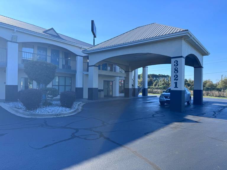 Florence Inn and Suites — photo 5