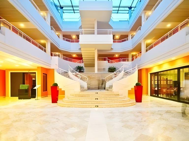 Caesar's Hotel — photo 2