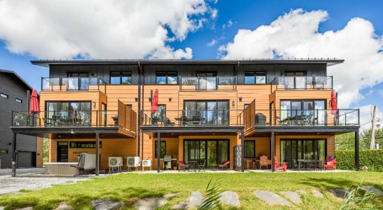 Le Memph Aigle spacious comfortable condo cottage eco friendly 3 bedrooms - hot tub & pool Memphrema — photo 3