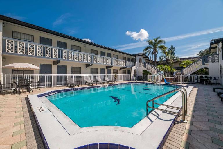 Quality Inn & Suites Altamonte Springs Orlando-North — photo 2