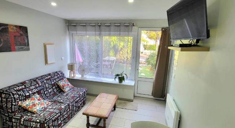 Beautiful apartment with patio | Pets allowed — photo 2