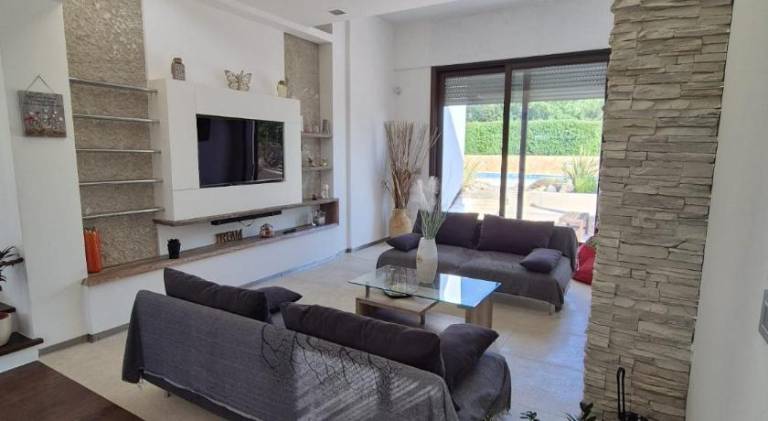 Villa with private pool, BBQ & garden | Suitable for remote work — photo 2