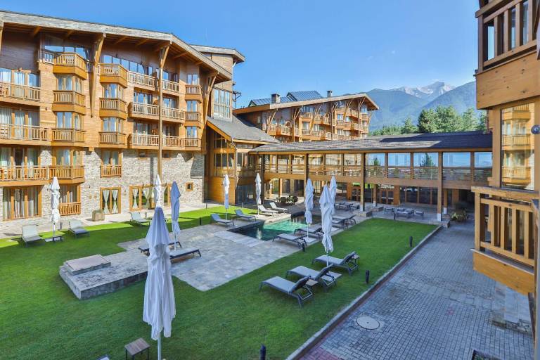 Pirin Golf & Country Club Apartment Complex in Razlog