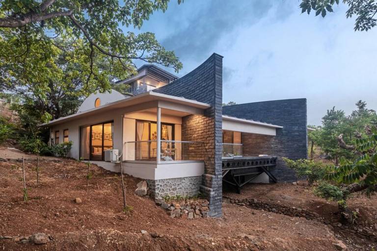 Vacation home with pool, BBQ & yard | Pets are welcome — photo 4