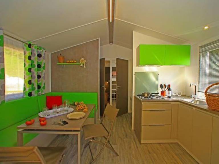 Charming mobile home with pool | Pets allowed — photo 3