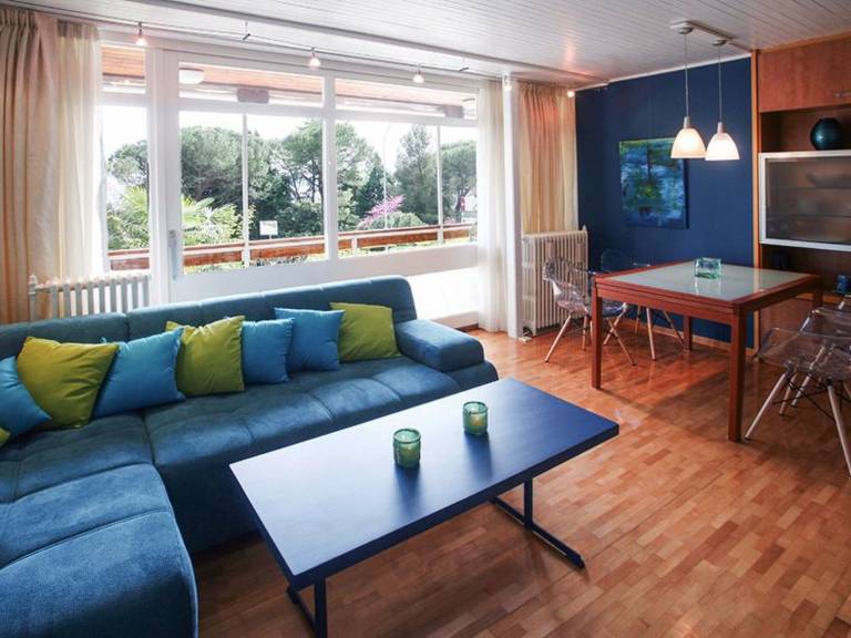 Holiday apartment with patio & grill — photo 4