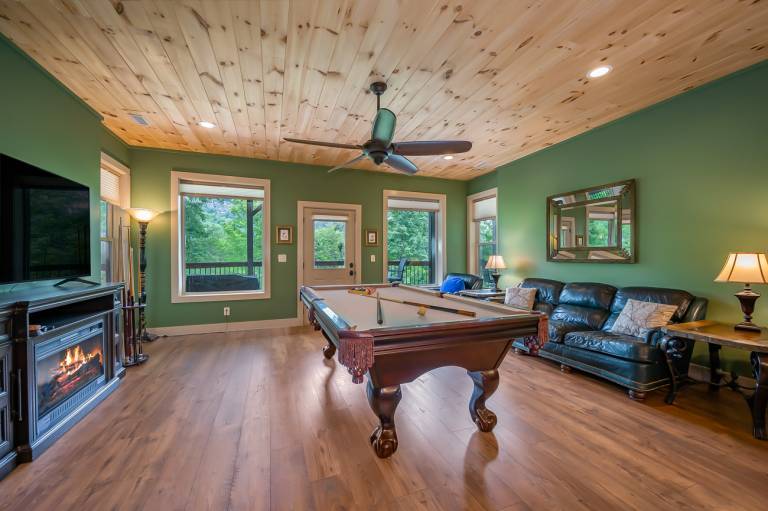 Mountain View Retreat A Lake Lure Destination with Amazing Views — photo 5