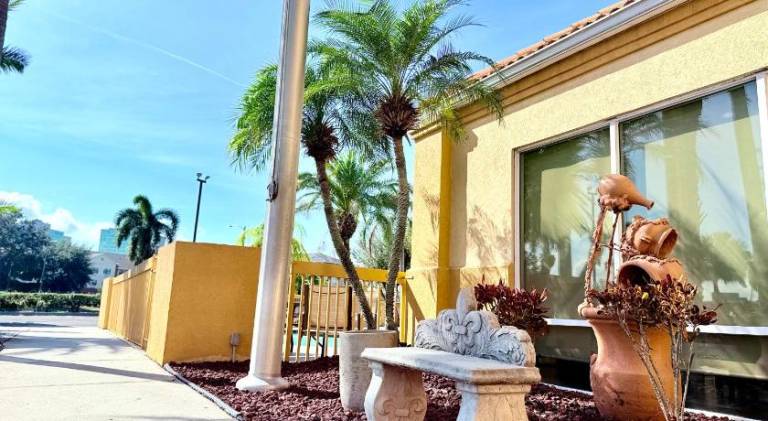 La Quinta Inn & Suites by Wyndham Orlando Universal area — photo 4
