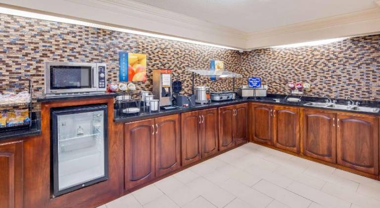 Best Western Inn & Suites of Macon — photo 4