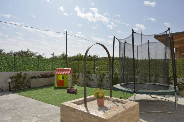 Pleasant villa with garden, pool & terrace | Pets are welcome — photo 5