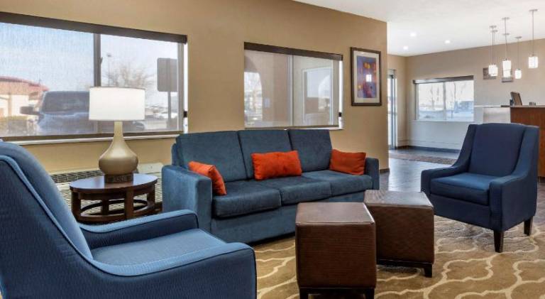 Comfort Inn & Suites Alameda at Albuquerque Balloon Fiesta Park — photo 2