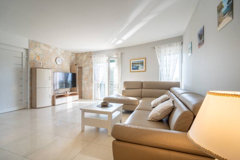 Apartment with pool in Zadar