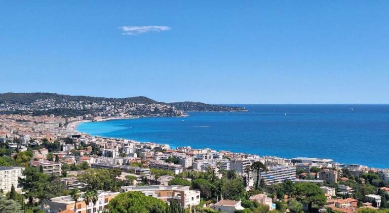 Chambre d'hotes pleine vue mer in Saint-Laurent-du-Var
