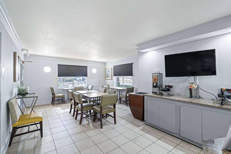 La Quinta Inn by Wyndham Corpus Christi North — photo 4