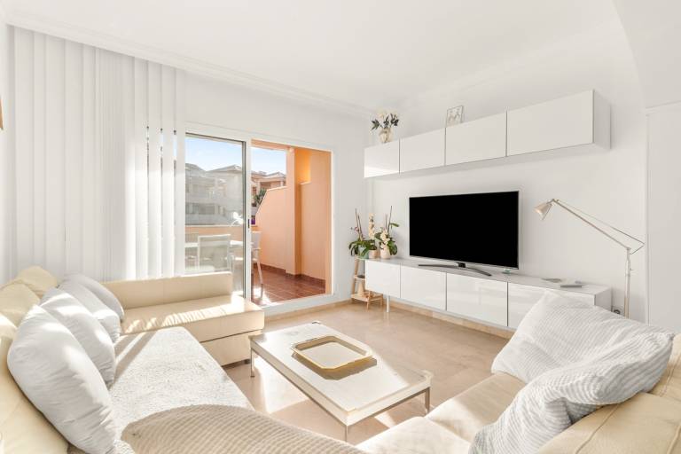 Apartment 'Jardines Santa Maria Golf Elviria' with Shared Pool, Wi-Fi and Air Conditioning — photo 3