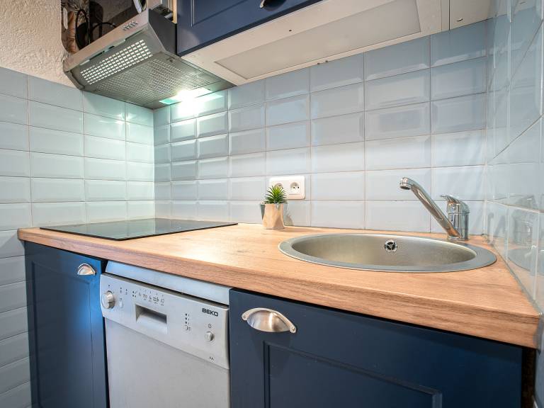 Family-friendly rental apartment with heated pool & patio | Pets are welcome — photo 5