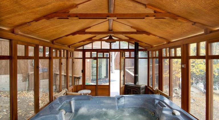 House with jacuzzi & grill — photo 4