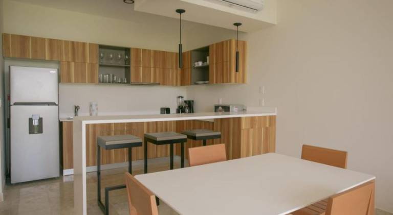 Apartment with patio — photo 4
