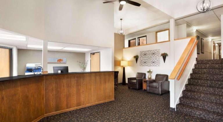 Super 8 By Wyndham Lincoln North — photo 2