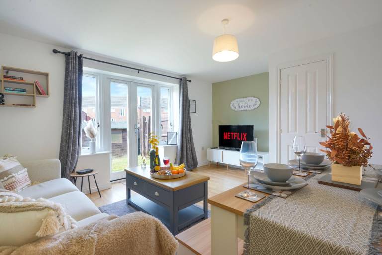 House with garden & BBQ in Milton Keynes