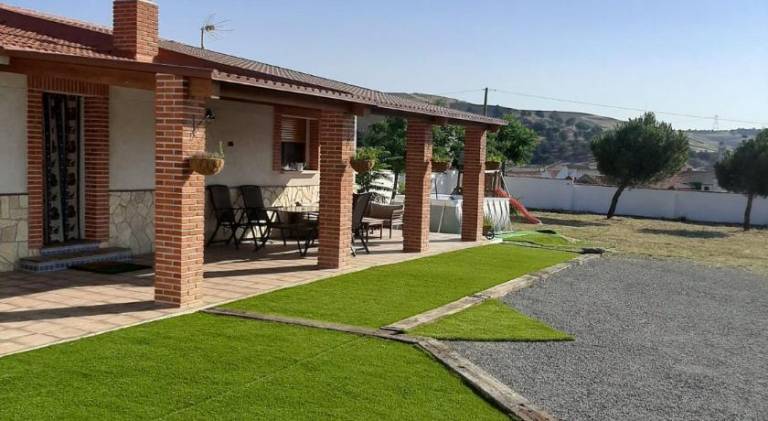 Holiday apartment with pool in Ávila