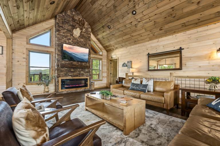 Family-friendly pleasant cabin with hot tub, grill & patio | Mountain view | Suitable for remote work | Dogs allowed — photo 3